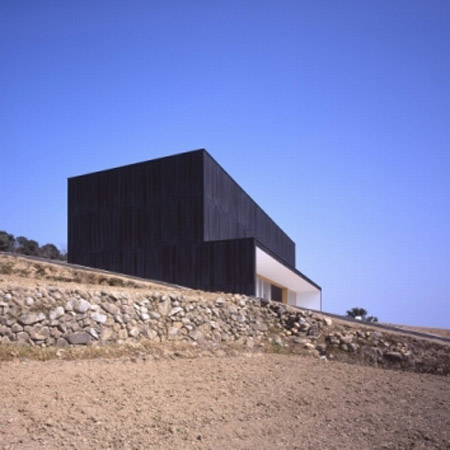 日本建筑师Tezuka设计的山间工作室